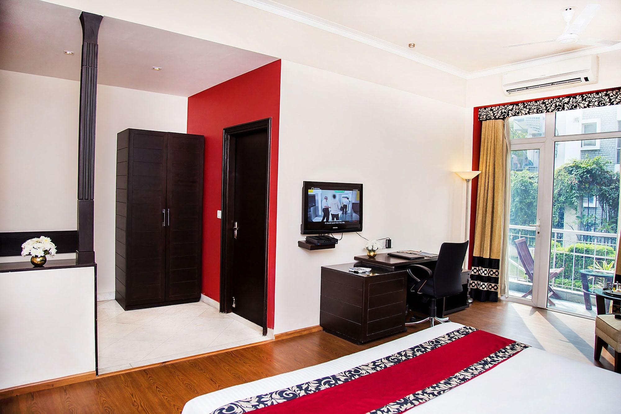 Mantra Amaltas Hotel New Delhi Exterior photo
