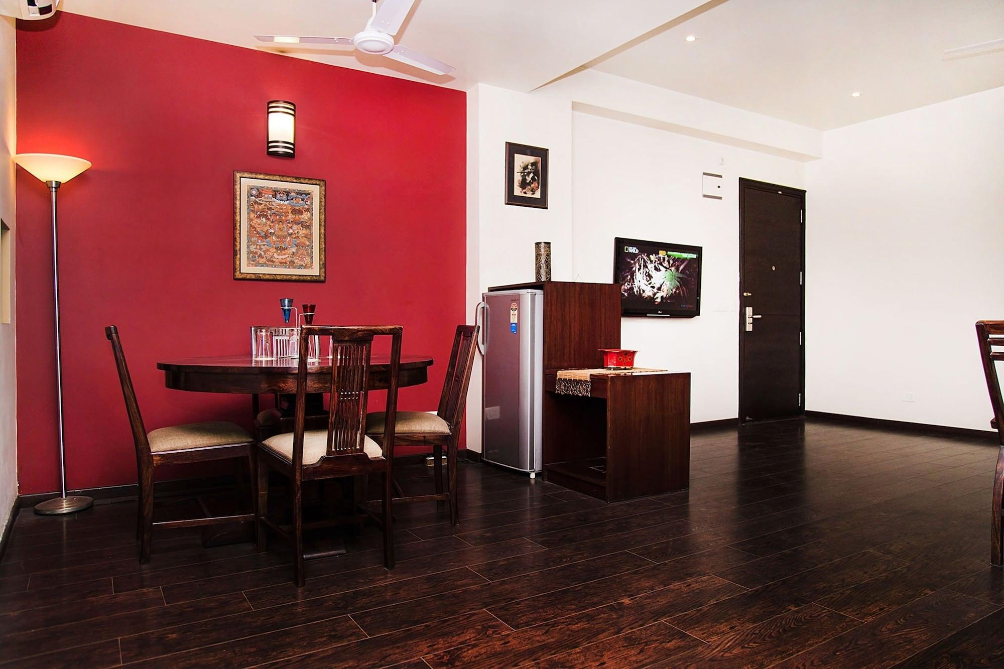 Mantra Amaltas Hotel New Delhi Exterior photo