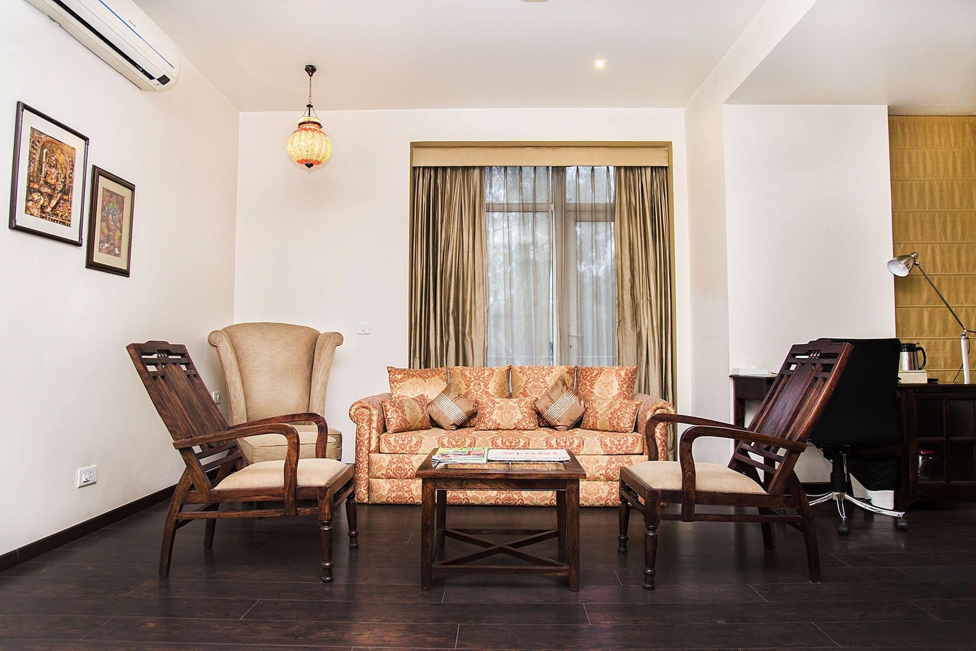 Mantra Amaltas Hotel New Delhi Exterior photo