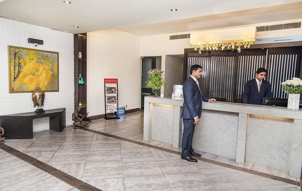 Mantra Amaltas Hotel New Delhi Exterior photo