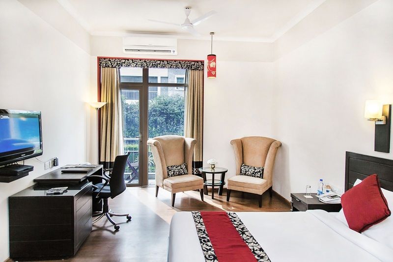 Mantra Amaltas Hotel New Delhi Exterior photo