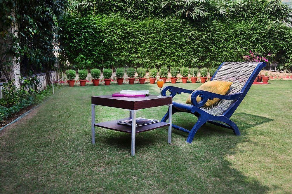 Mantra Amaltas Hotel New Delhi Exterior photo