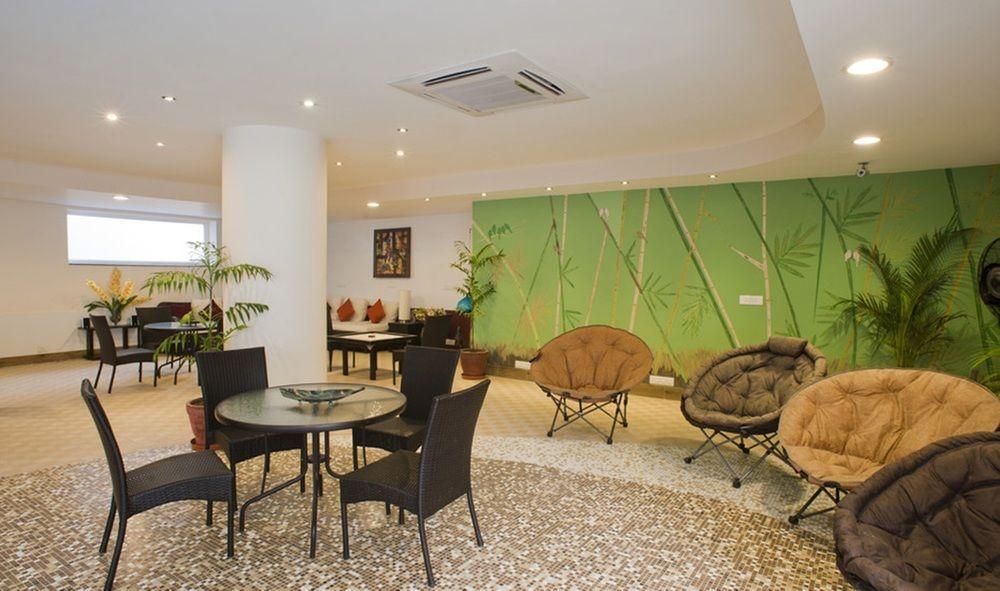 Mantra Amaltas Hotel New Delhi Exterior photo