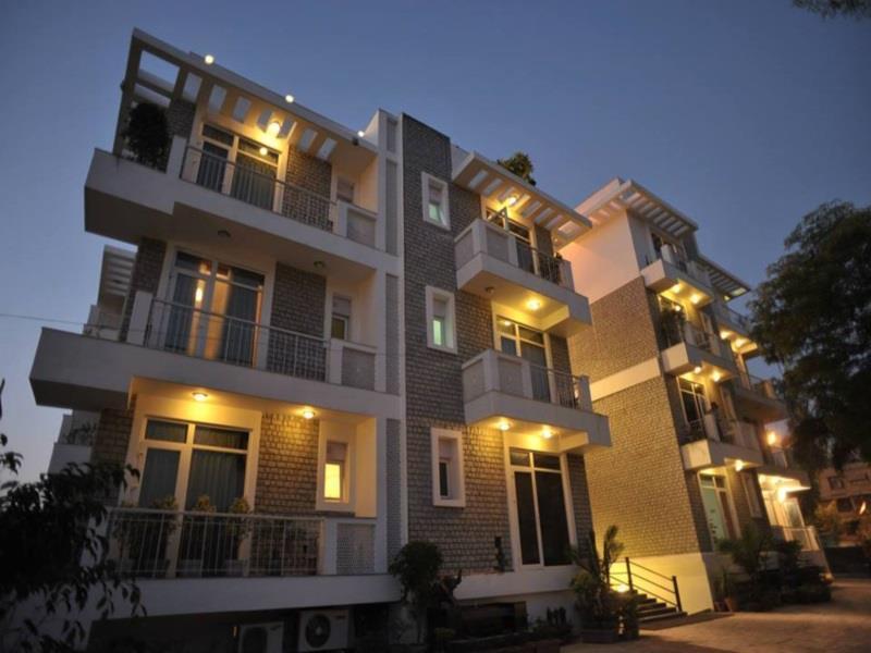 Mantra Amaltas Hotel New Delhi Exterior photo