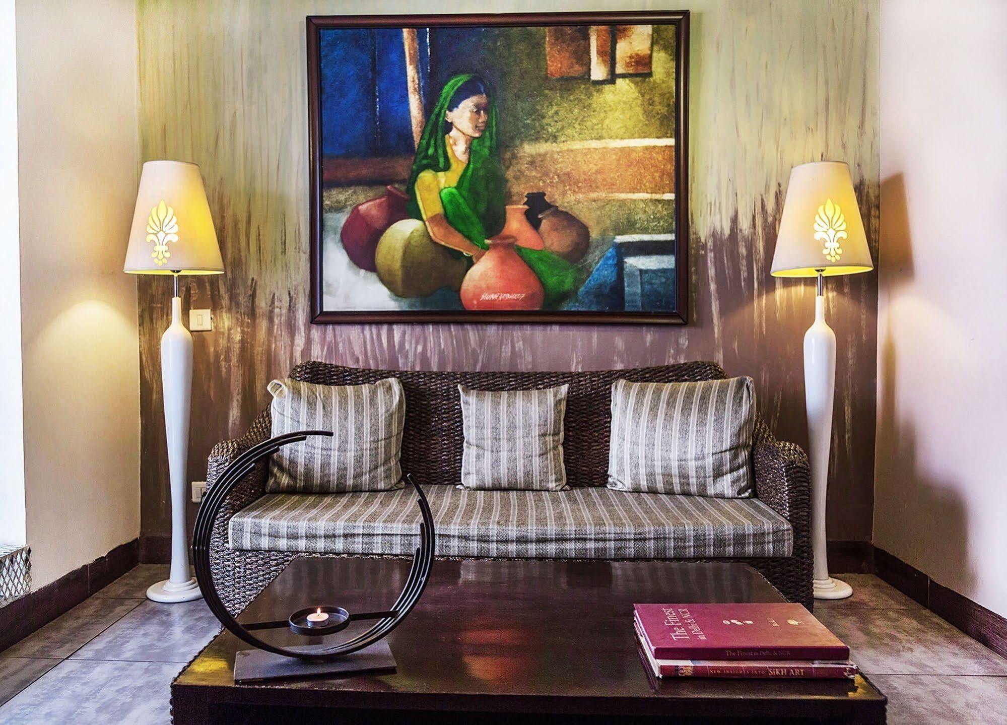 Mantra Amaltas Hotel New Delhi Exterior photo